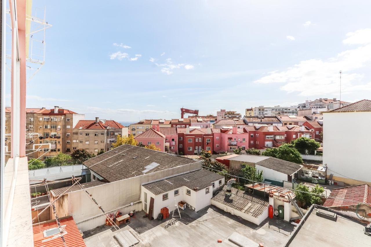 Vita Portucale ! Almada Balcony Екстериор снимка